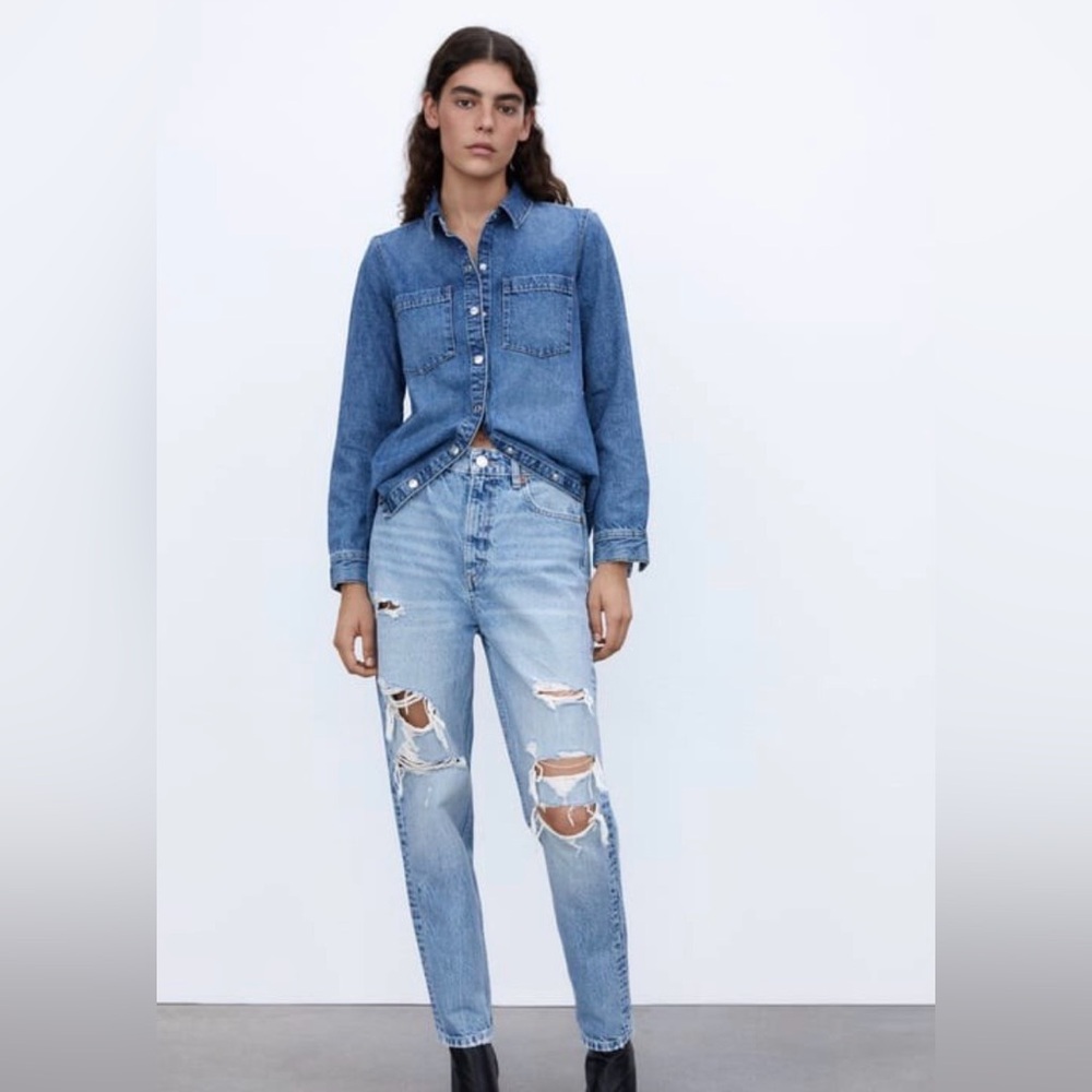 🌺ZARA HIGH RISE MOM FIT STRAIGHT LEG DISTRESSED JEANS SIZE 6🌺